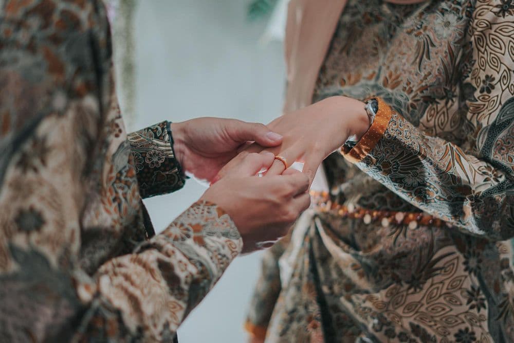 Melangsungkan Perkahwinan